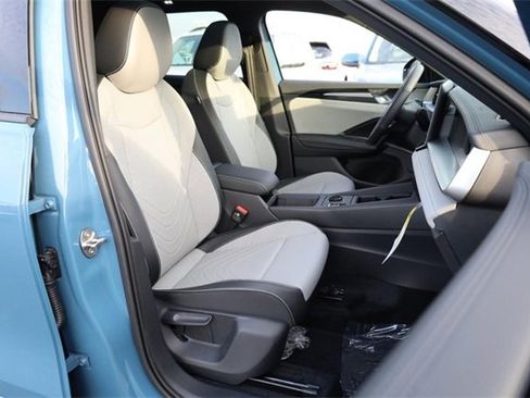 New 2025 Volkswagen Tiguan SE R-Line image 25