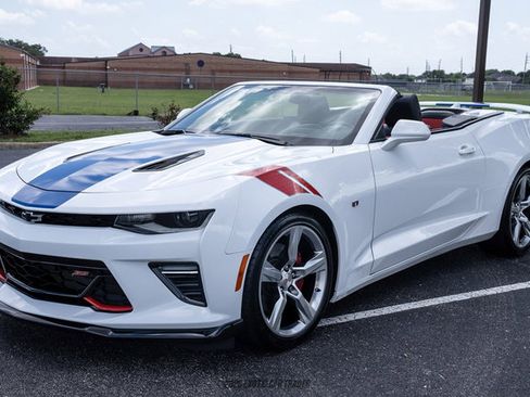 Used 2017 Chevrolet Camaro SS RWD image 14