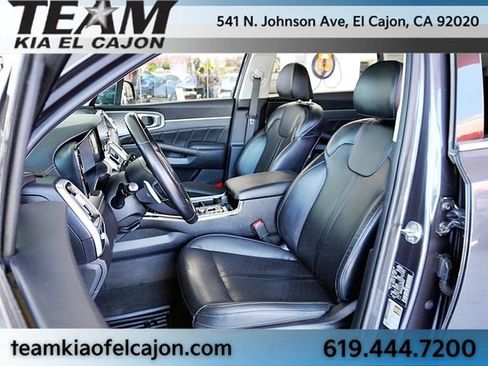 Certified 2022 Kia Sorento SX w/ Panoramic Sunroof Package AWD/4WD image 16