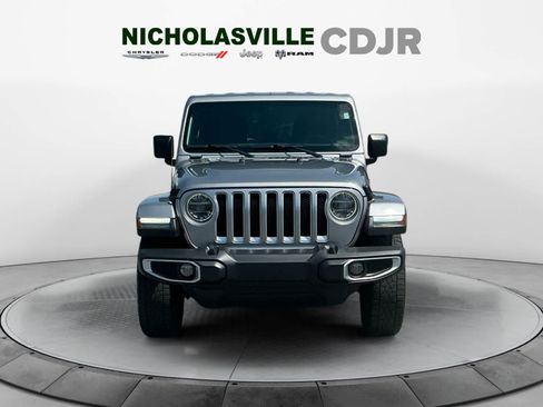 Used 2018 Jeep Wrangler Unlimited Sahara w/ LED Lighting Group AWD/4WD image 8