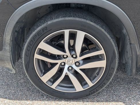 Used 2017 Honda Pilot Touring image 10