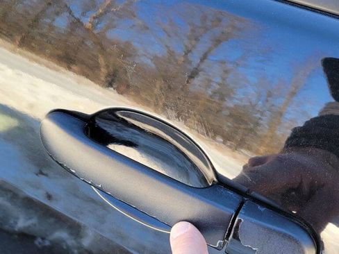 Used 2008 Nissan Versa 1.8 SL 4dr Hatchback CVT w/ ABS Pkg image 12