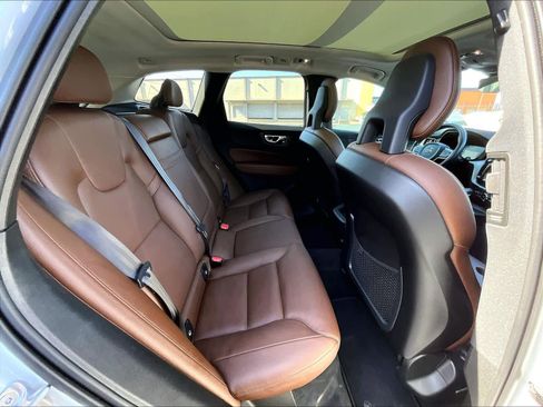 Used 2018 Volvo XC60 T6 Momentum w/ Convenience Package AWD/4WD image 29