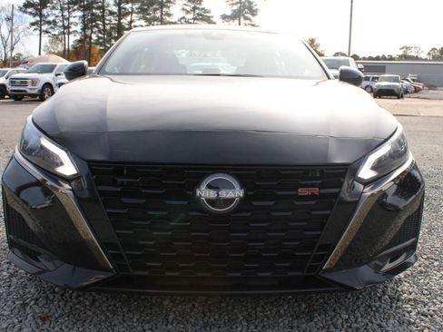 Used 2023 Nissan Altima 2.5 SR image 4