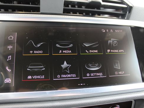 Certified 2025 Audi Q3 2.0T Premium w/ Convenience Package AWD/4WD image 18
