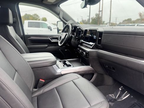 Used 2024 Chevrolet Silverado 2500 LTZ w/ LTZ Premium Package image 10