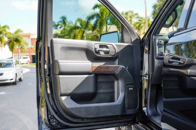 Used 2019 Chevrolet Silverado 1500 High Country w/ Technology Package AWD/4WD image 56