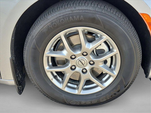 Used 2021 Chrysler Pacifica Touring w/ Cold Weather Group FWD image 30