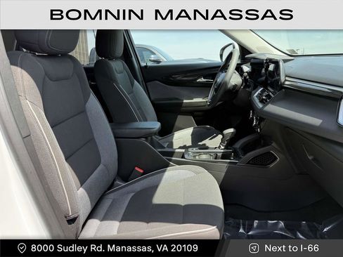 Used 2024 Chevrolet TrailBlazer LT w/ Driver Confidence Package image 9