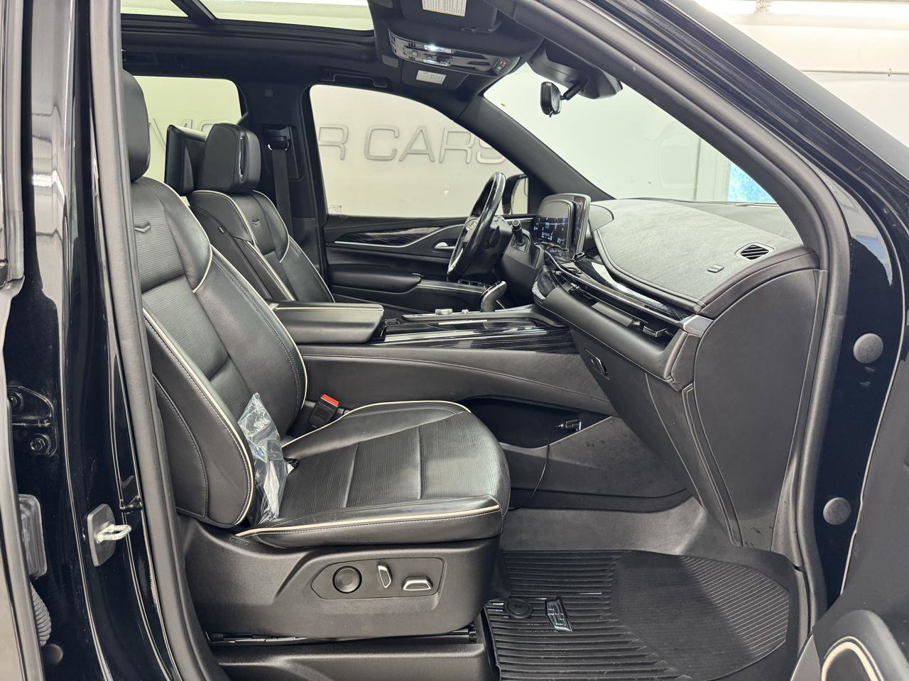 Used 2023 Cadillac Escalade Sport w/ Touring Package AWD/4WD image 17