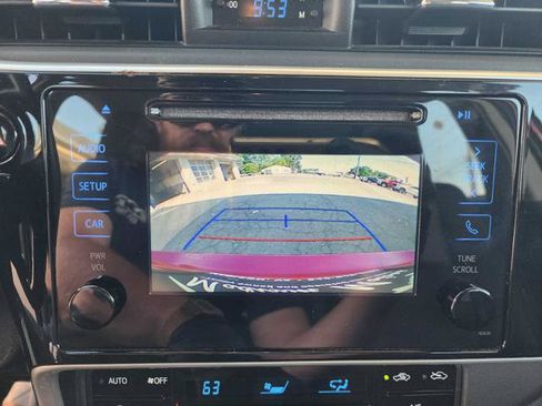 Used 2017 Toyota Corolla SE FWD image 21