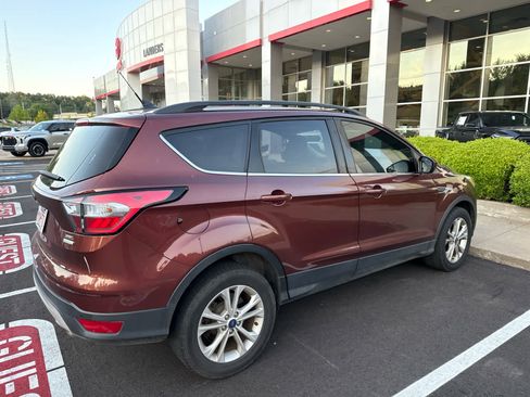 Used 2018 Ford Escape SEL FWD image 2