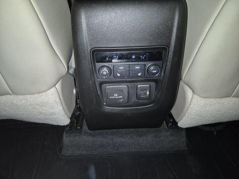 Used 2019 Buick Enclave Premium AWD/4WD image 21