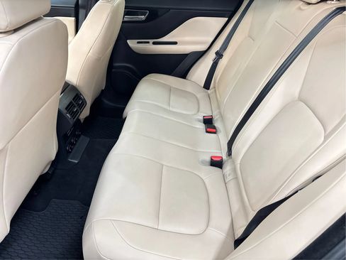 Used 2019 Jaguar F-PACE Premium AWD/4WD image 14
