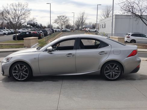 Used 2019 Lexus IS 350 F Sport image 6
