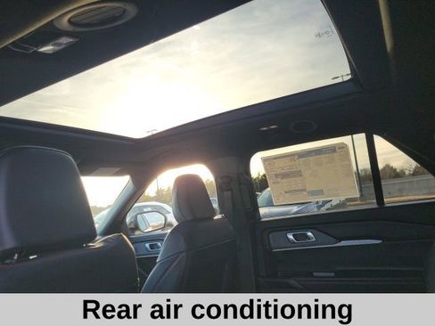 New 2026 Ford Explorer ST-Line w/ ST-Line Street Pack image 6