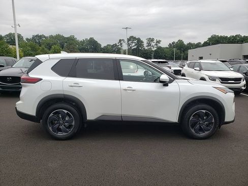 Used 2025 Nissan Rogue SV FWD image 7
