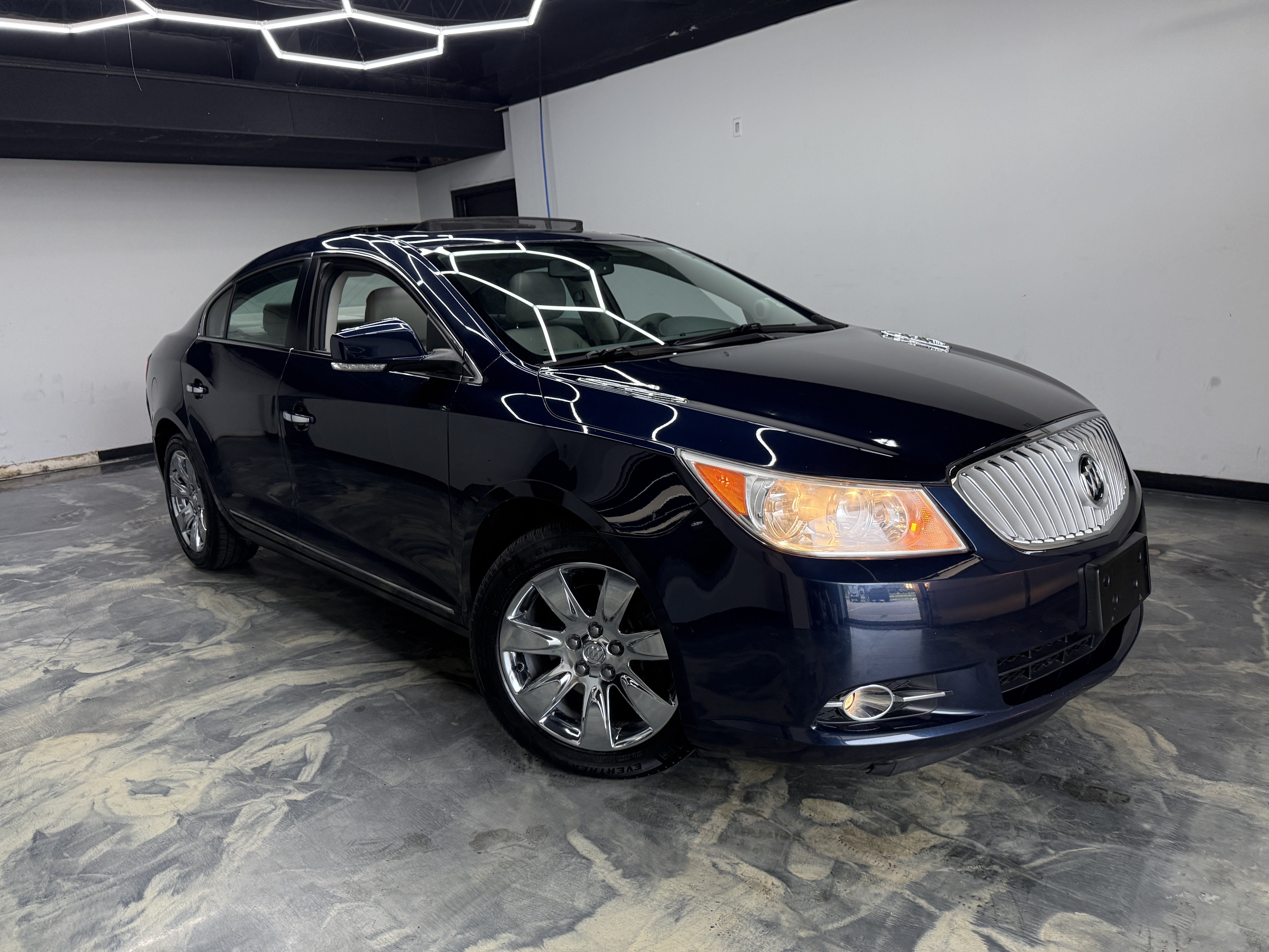Used 2010 Buick LaCrosse CXL FWD image 6