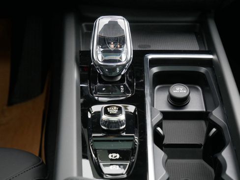 New 2026 Volvo XC60 B5 Plus w/ Climate Package AWD/4WD image 8