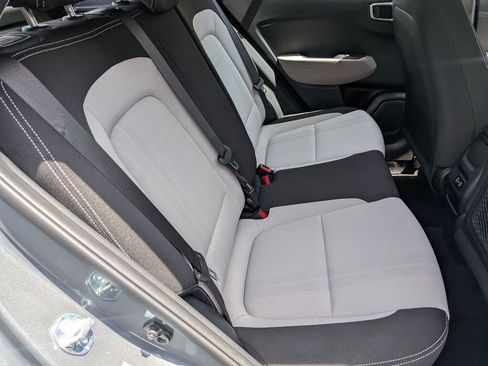 Used 2025 Hyundai Venue SEL FWD image 30