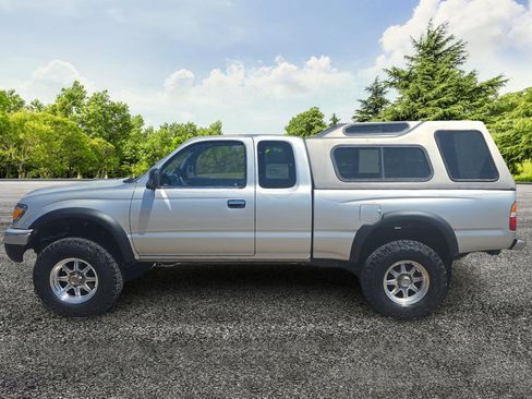 Used 2001 Toyota Tacoma w/ SR5 Package AWD/4WD image 4