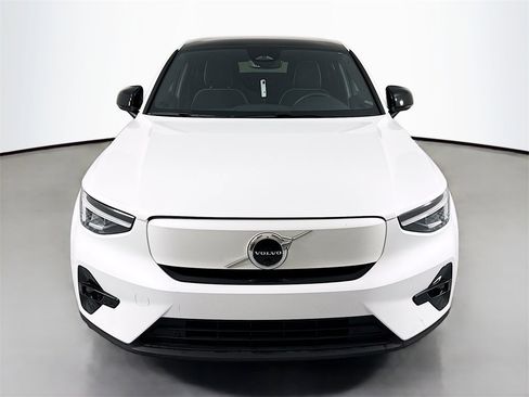 Used 2023 Volvo C40 P8 Recharge Plus image 6