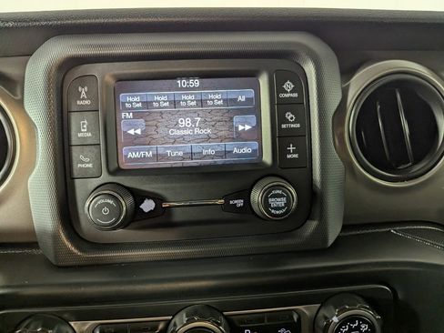 Certified 2018 Jeep Wrangler Sport image 17