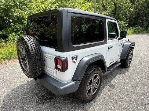 Used 2018 Jeep Wrangler Sport AWD/4WD image 6