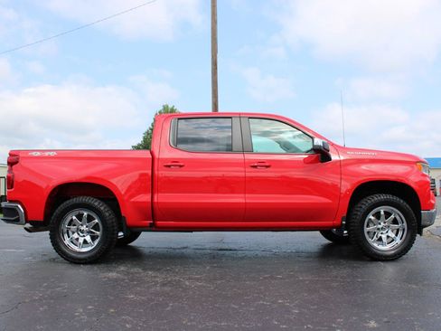 Used 2024 Chevrolet Silverado 1500 LT AWD/4WD image 3