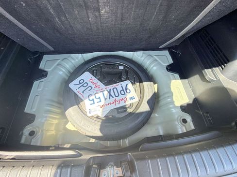 Used 2025 Kia Soul LX w/ LX Technology Package FWD image 23
