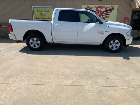 Used 2019 RAM 1500 Classic SLT w/ Luxury Group image 6