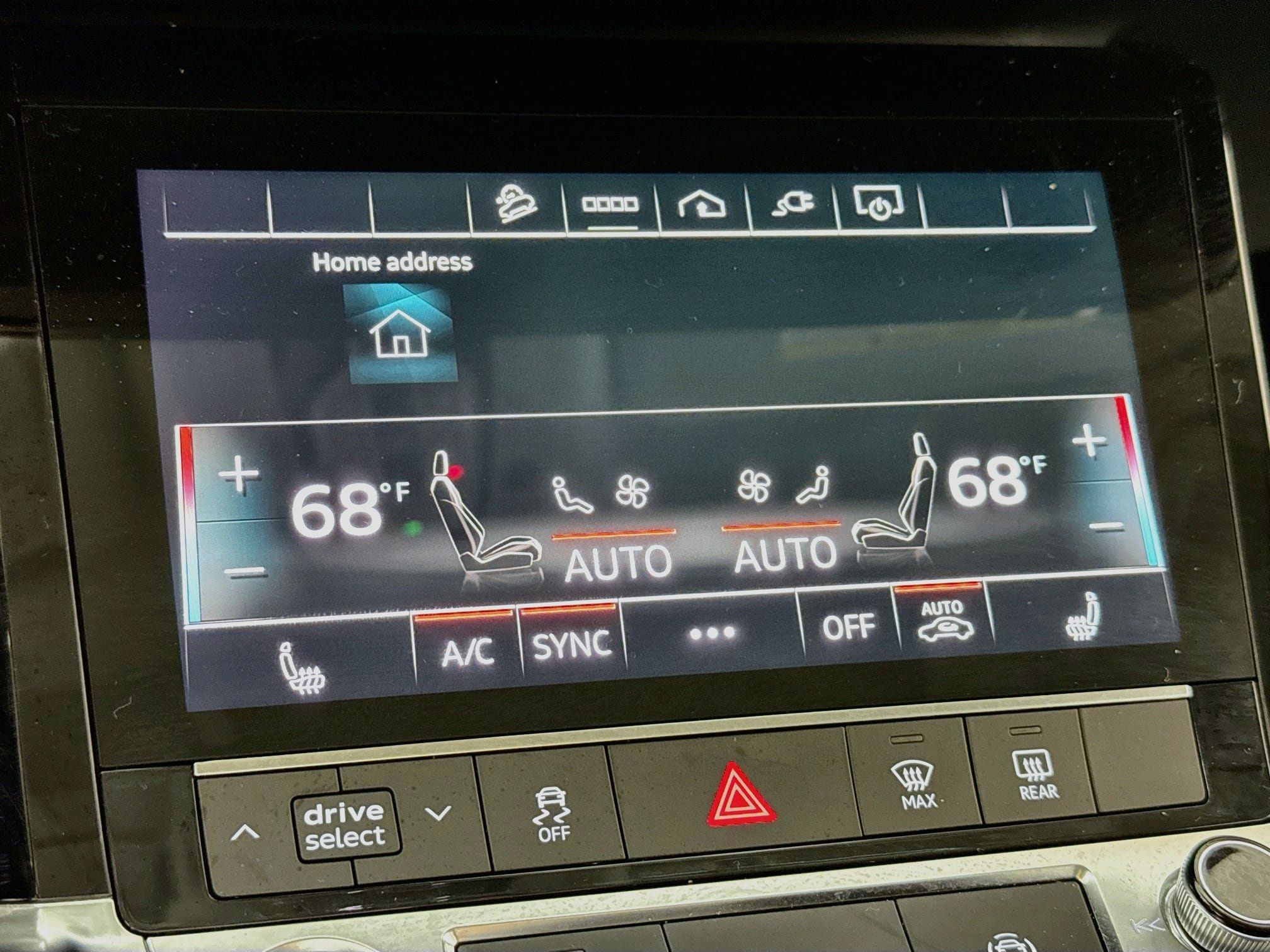 Used 2024 Audi Q8 e-tron Premium AWD/4WD image 19