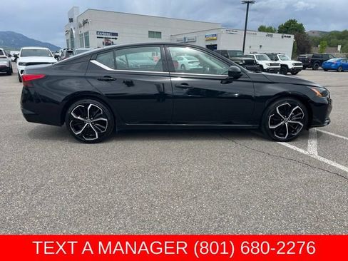 Used 2024 Nissan Altima 2.5 SR FWD image 2