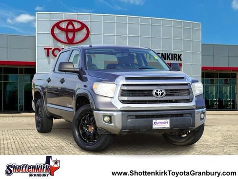 Used 2015 Toyota Tundra SR5 w/ SR5 Upgrade Package RWD image 1