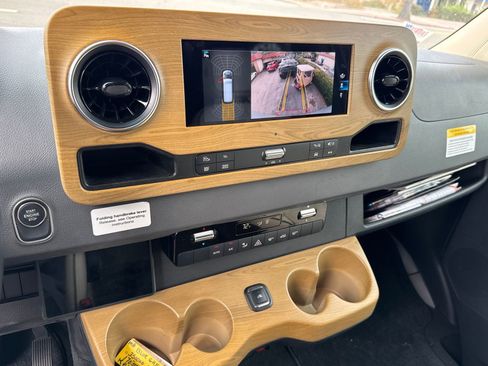 Used 2019 Mercedes-Benz Sprinter 170 image 19