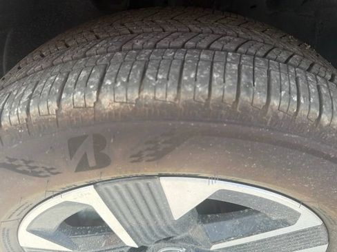 Used 2025 Nissan Kicks SR AWD/4WD image 6