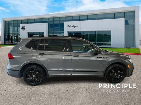 Used 2023 Volkswagen Tiguan SE R-Line FWD image 5