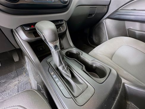 Used 2022 Chevrolet Colorado W/T w/ WT Convenience Package image 17