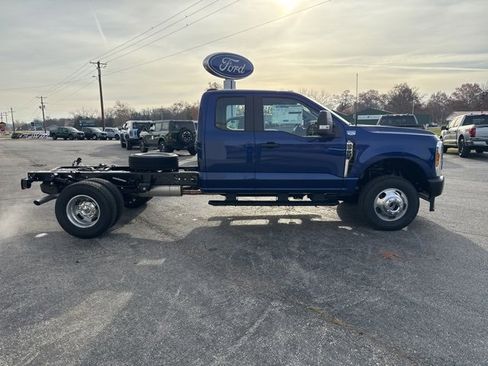 New 2026 Ford F350 XL image 4