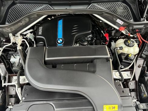 Used 2017 BMW X5 xDrive40e image 14