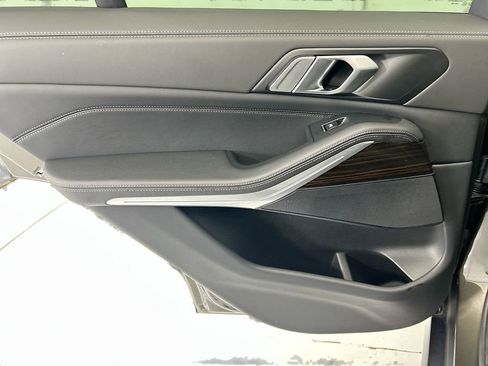 Certified 2025 BMW X5 xDrive40i w/ Parking Assistance Package image 25