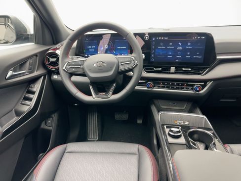 New 2026 Chevrolet Equinox RS w/ LPO, Floor Liner Package image 27