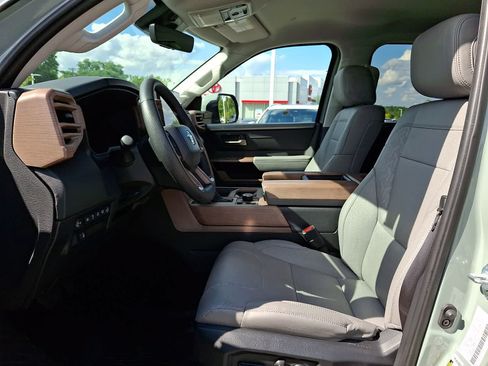 Used 2024 Toyota Tundra Limited AWD/4WD image 15