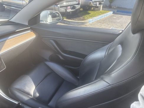 Used 2019 Tesla Model 3 Mid Range image 15