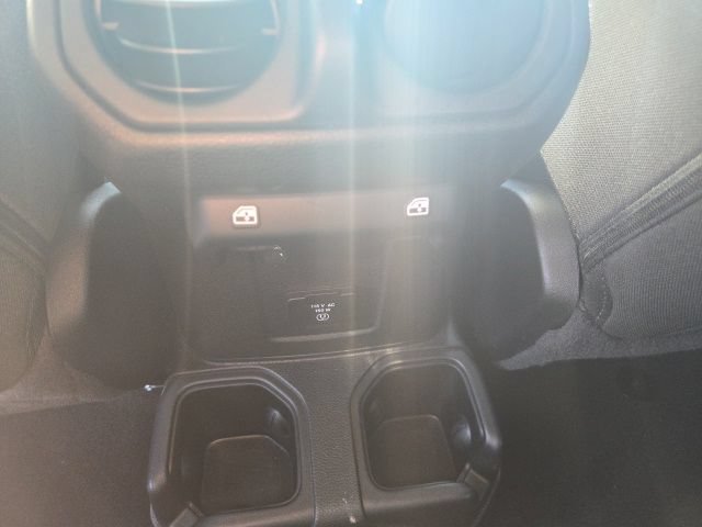 Used 2021 Jeep Wrangler Unlimited Sahara AWD/4WD image 13