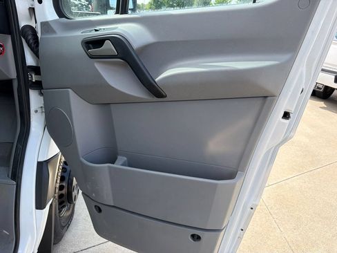 Used 2015 Mercedes-Benz Sprinter 3500 image 25