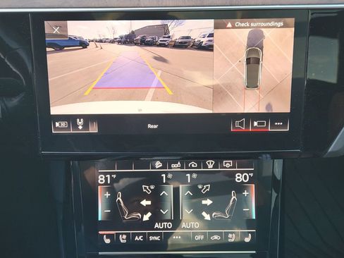 Used 2019 Audi e-tron Prestige image 19