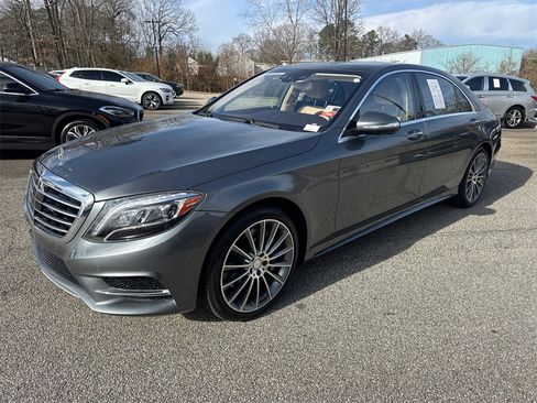 Used 2017 Mercedes-Benz S 550 Sedan image 3