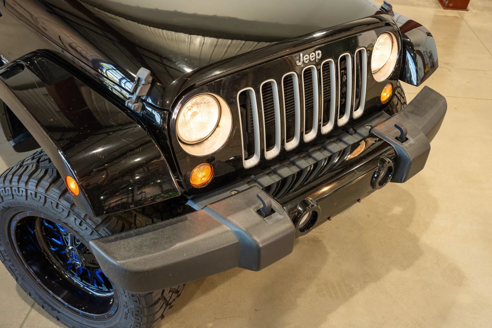 Used 2018 Jeep Wrangler Unlimited Sahara w/ Connectivity Group AWD/4WD image 10