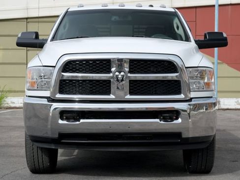 Used 2018 RAM 3500 Tradesman w/ Chrome Appearance Group AWD/4WD image 4